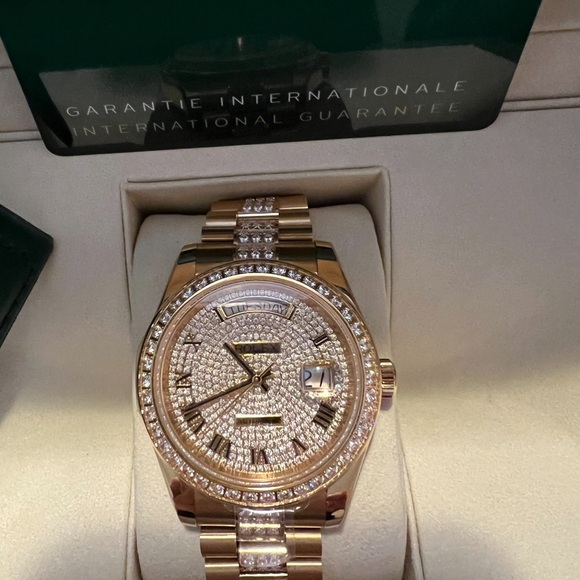 FASHION WATCH /ARE YOU INTERESTED?😱👀 Inquire Leave Message Here💖💖💖BRAND NEW - Picture 2 of 9